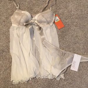 Ivory lingerie. Gillian O’Malley.  NWT.
